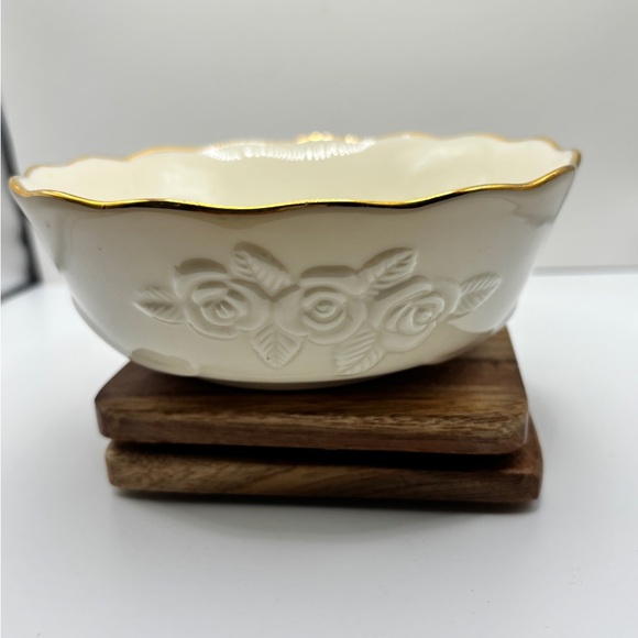 Lenox Ivory Bowl with Gold Trim - Picture 3 of 6